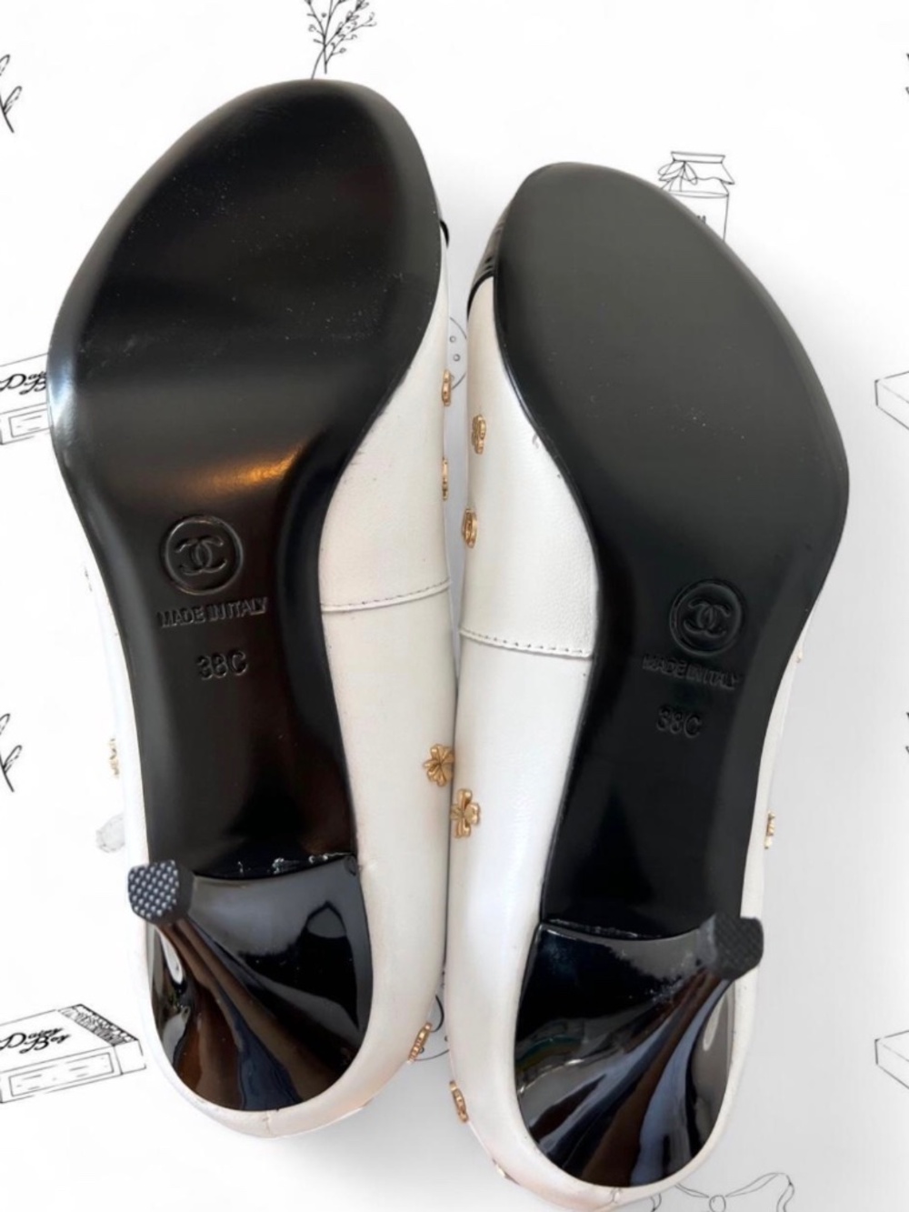 Chanel Patent Cap Toe Charms Mary Jane Pumps SZ 38 - Picture 6 of 6